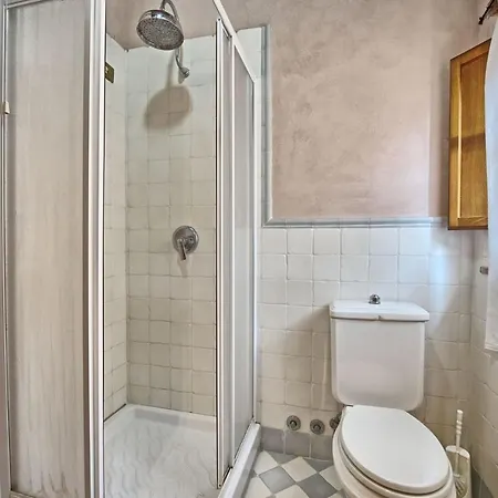 Gualdo Sleeps 3 With Pool And Wifi